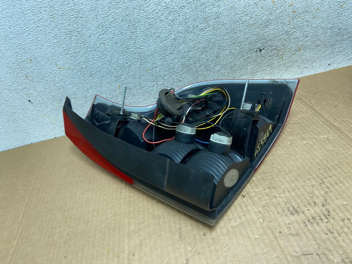 2007 to 2012 Volvo XC90 Left Driver Lh Side Lower Tail Light AI5869 LK4