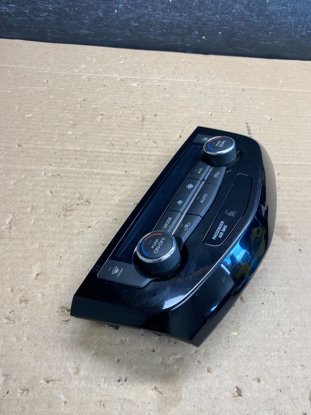2017 to 2020 Nissan Rogue Heater Temperature AC Climate Control AG6216 DG3