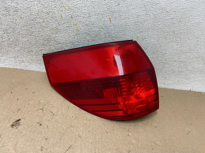 2004 to 2005 Toyota Sienna Left Driver LH Side Tail Light AH6945 LK0