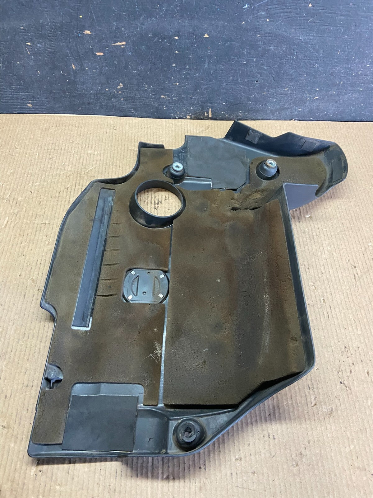 2007 to 2013 Nissan Altima 2.5 L Engine Cover n8311 DG6