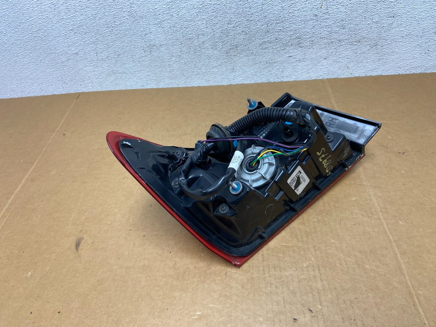 2016 - 2020 Chevrolet Malibu Right Passenger RH Side Tail Light AD8975 DG4