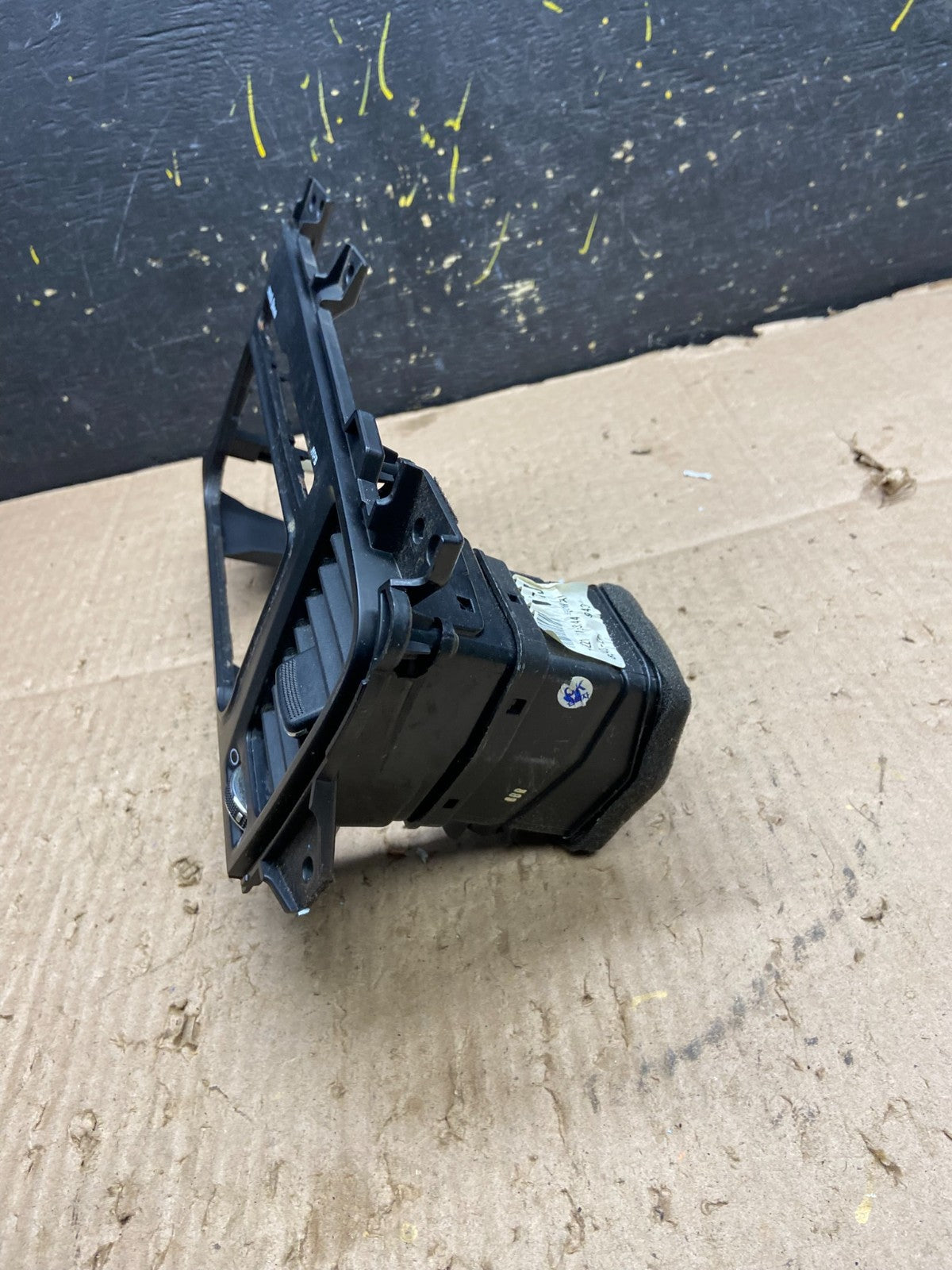 2011 2012 2013 Kia Optima Front  Dash Radio Bezel Trim Air Vent OEM Y7807 DG2