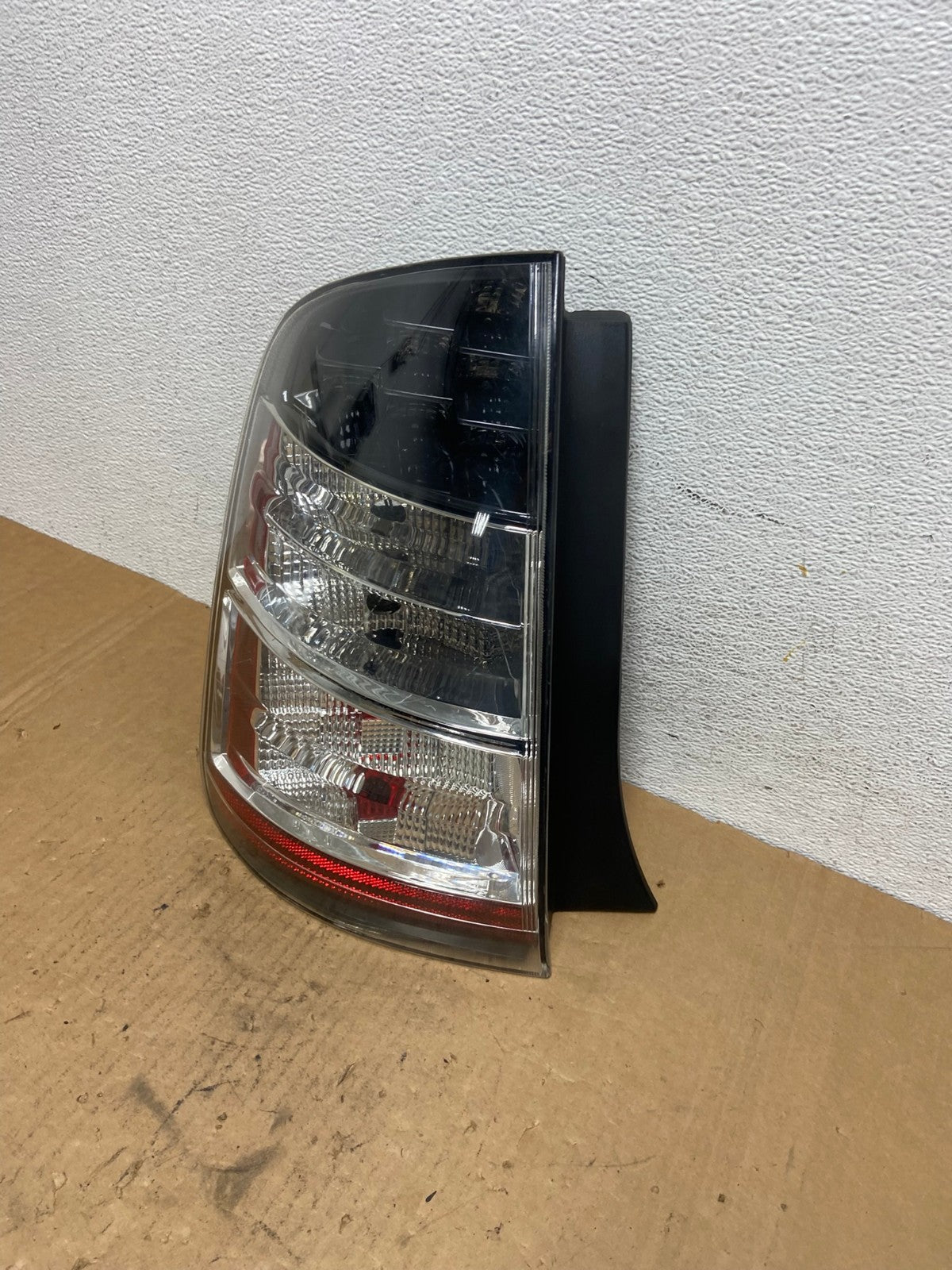 2004 2005 Toyota Prius Tail Light Left Driver Lh Side AD2844 LK1