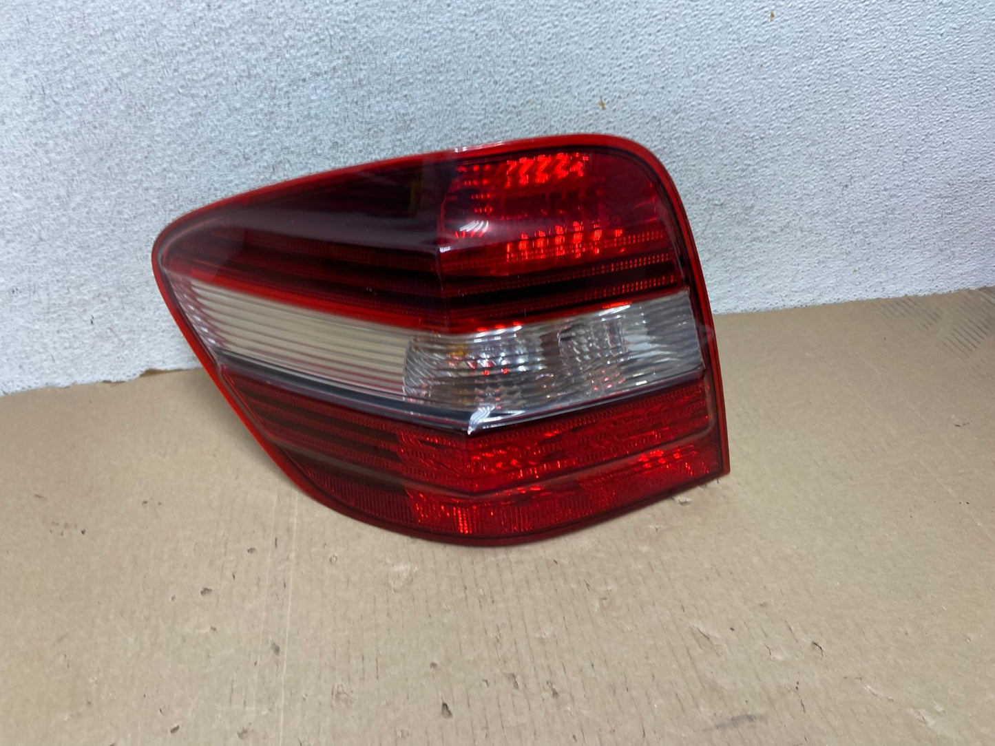 2009 to 2011 Mercedes ML350 ML-Class Left Driver Side LH Tail Light AG6884 LK0