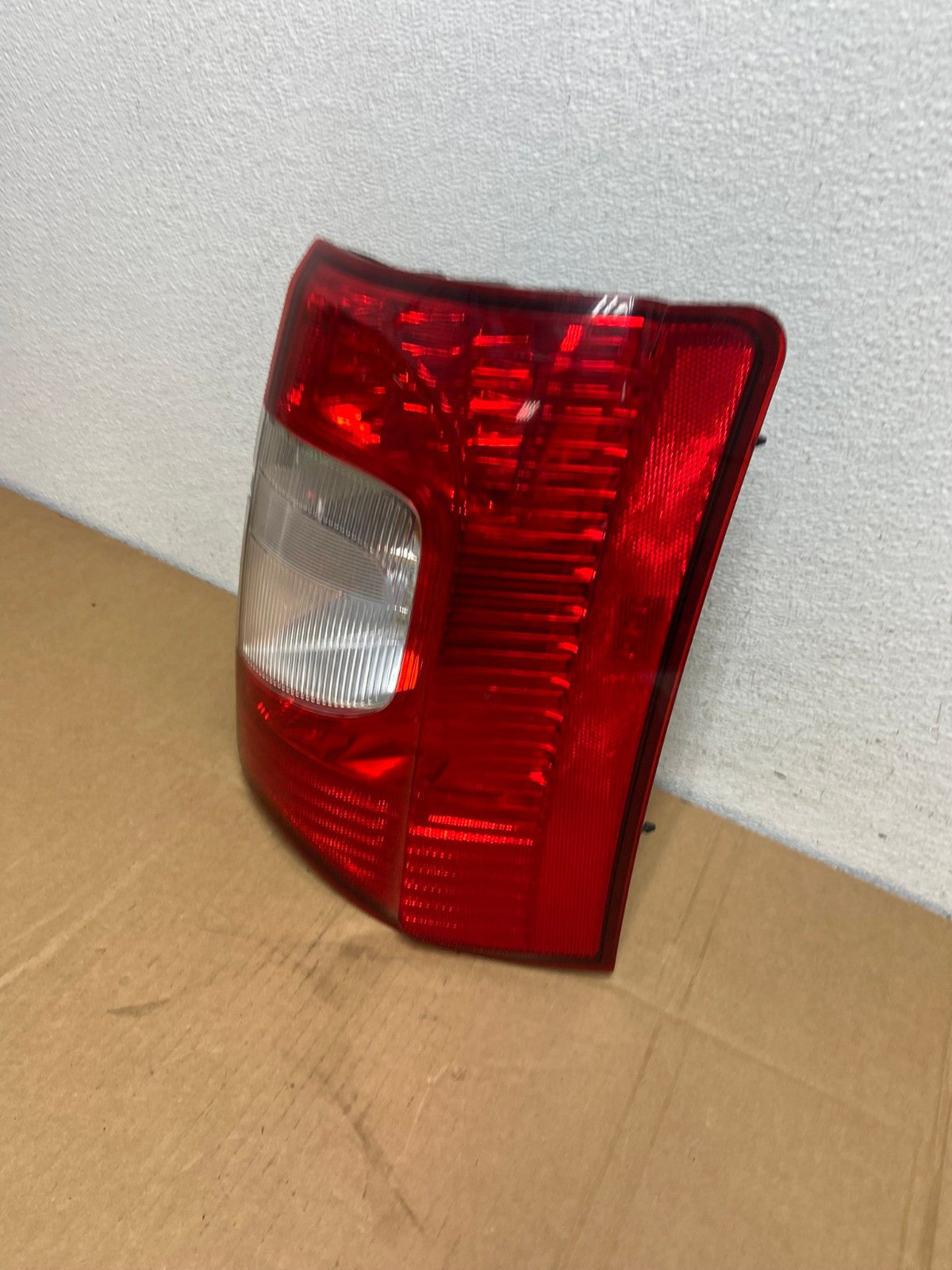 2011-2016 Chrysler Town and Country Right Passenger RH Tail Light AD2414 LK1