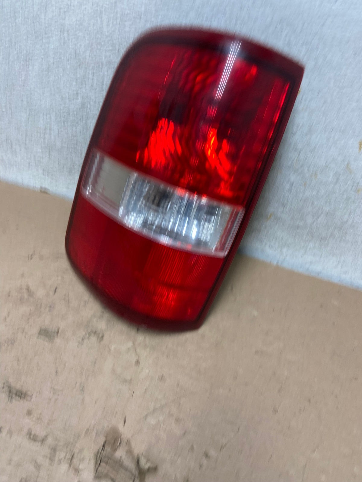 2004 to 2008 Ford F150 F-150 Left Driver LH Side Tail Light AI1102 LK1