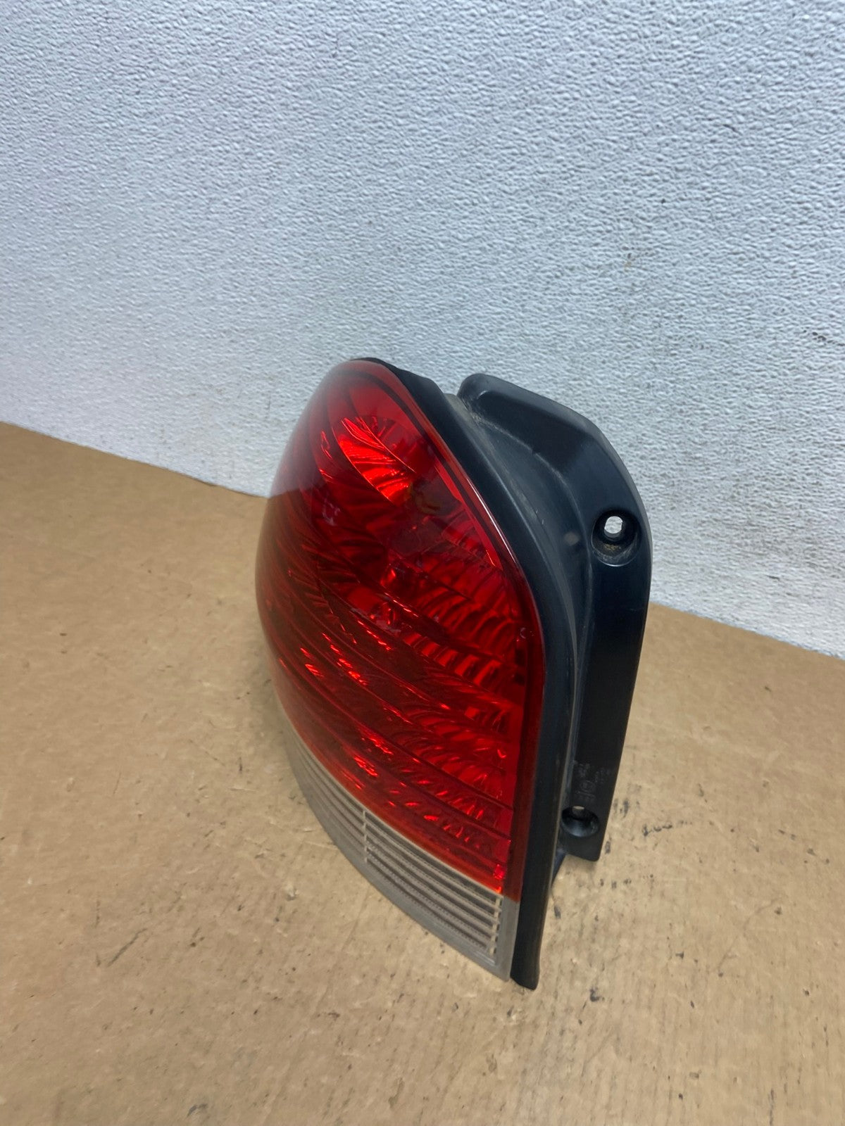 2005 to 2006 Hyundai Santa Fe Left Driver Side Tail Light AD4690 LK1