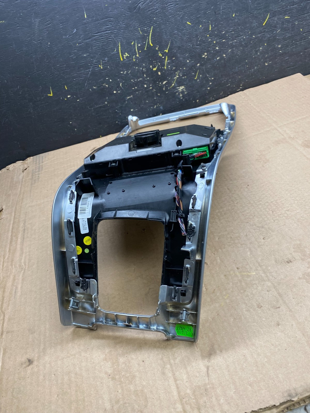 2011 to 2013 Volvo XC60 Climate Control Radio Bezel Panel Trim  Oem Y9934 DG5