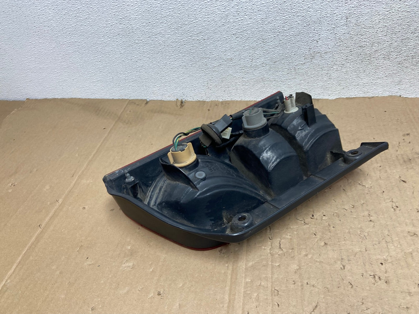 2005 to 2012 Nissan Pathfinder Tail light Left Driver Lh Side AE9268 LK5