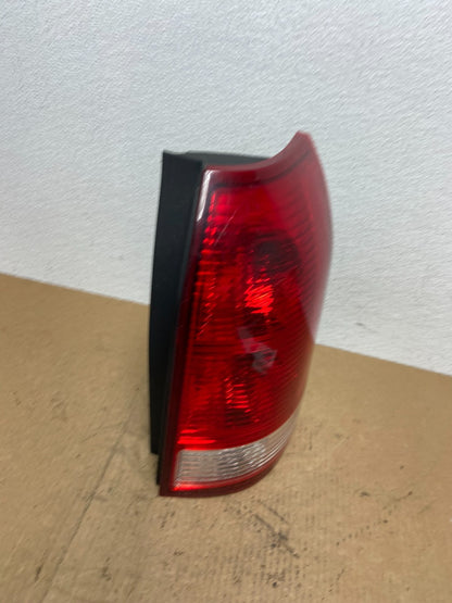 2004 to 2007 Saturn Vue Right Passenger Rh Side Tail Light Oem AC3227 DW2