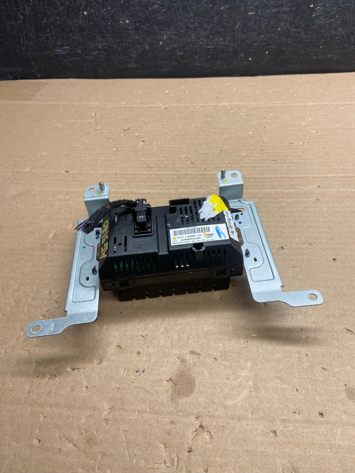2013 to 2016 Ford Taurus 4.2" Radio Navigation Screen Module AG5180 DG5