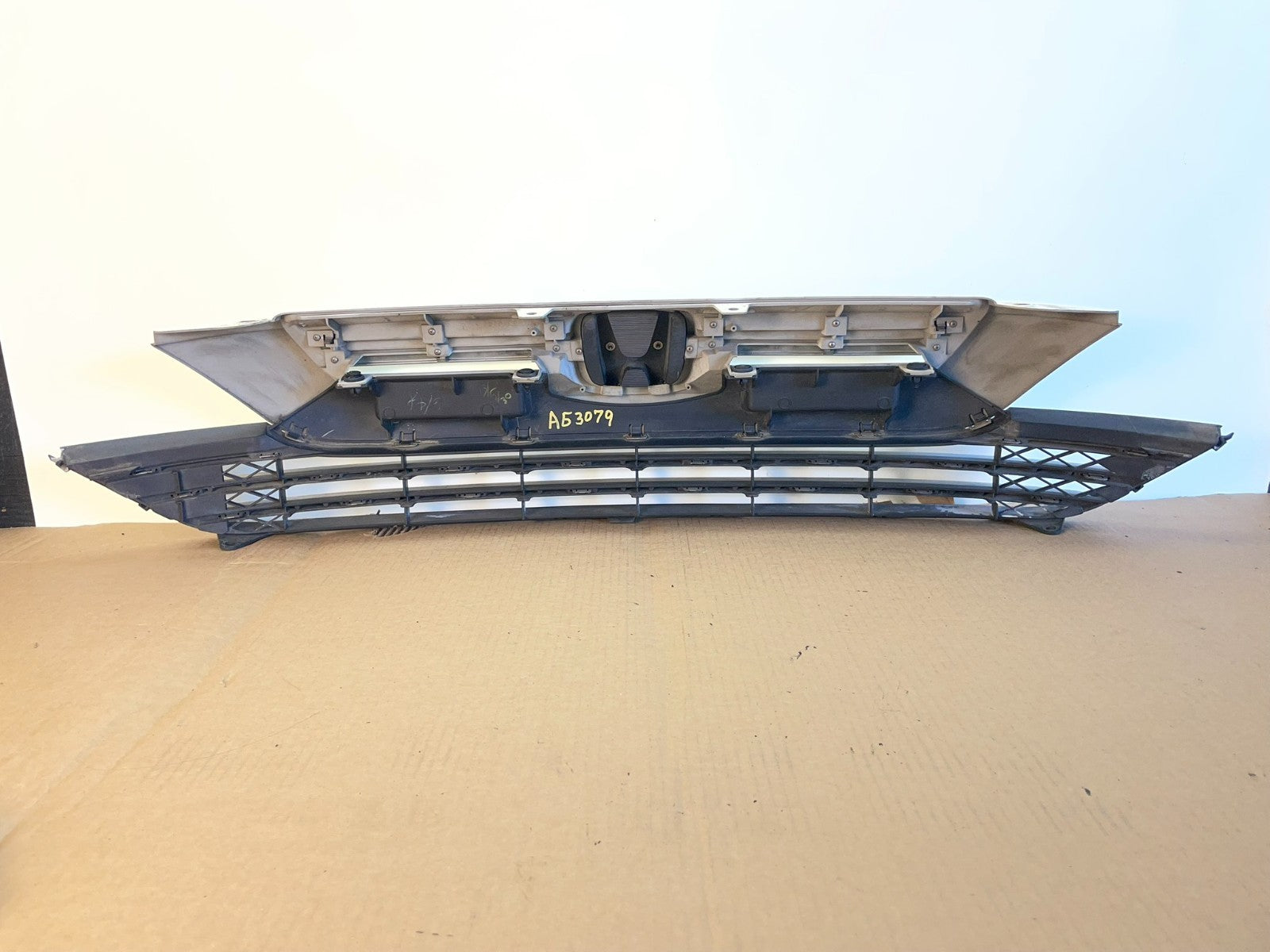 2007 2008 2009 Honda CR-V CRV Front Upper Grille Grill AG3079 DG3