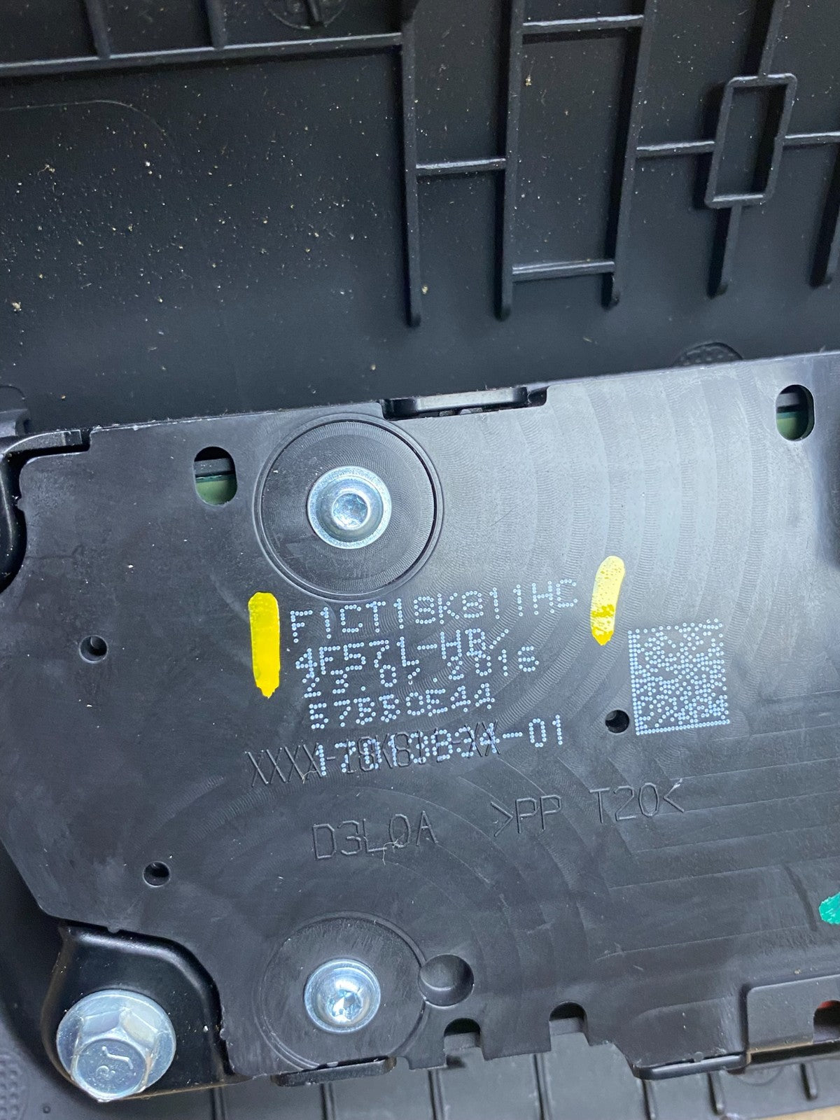 2017 2018 2019 Ford Escape Dash Radio Control Panel Bezel U5907  DG5