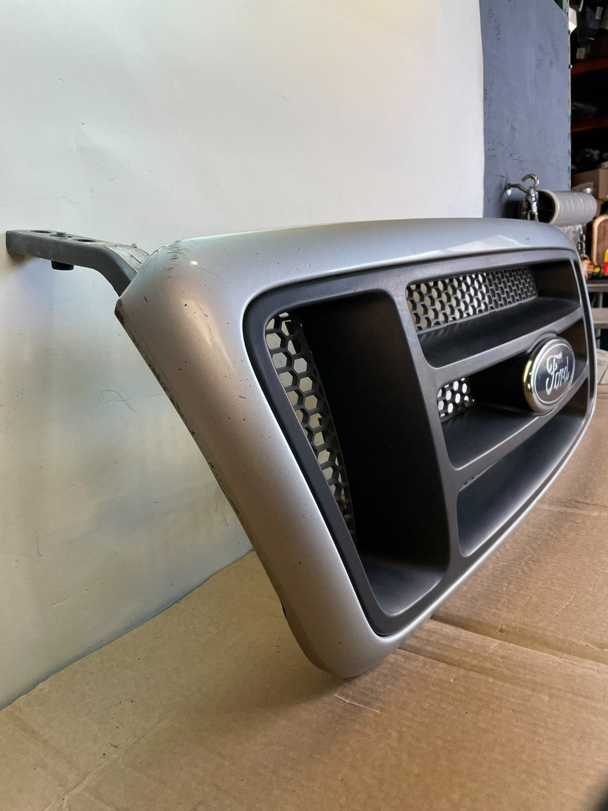 2004 to 2008 Ford F150 F-150 Front Upper Grill Grille ag3141 DG2