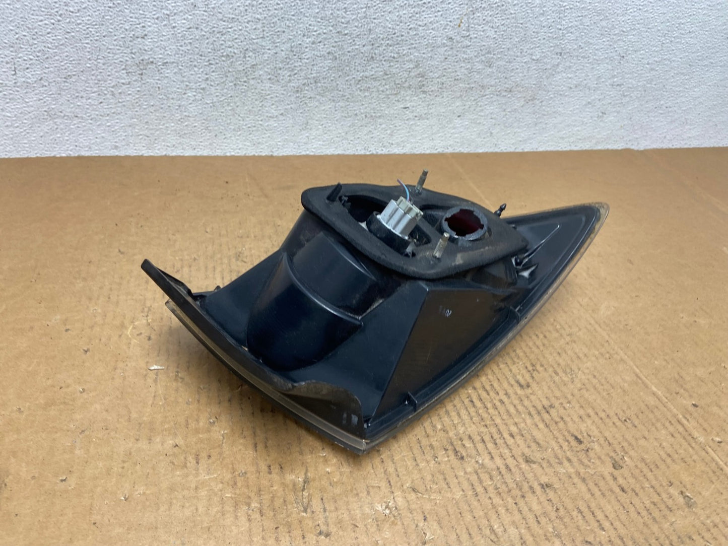 2004 2005 Mazda 3 Right Passenger RH Side Tail Light AE0347 LK5