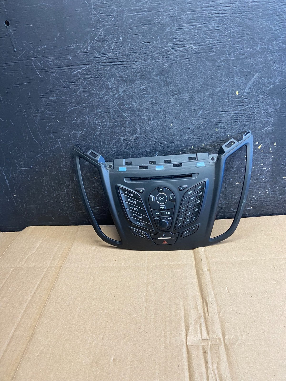 2013 to 2016 Ford Escape Dash Radio Control Panel Air Vent Bezel ai5957 DG0