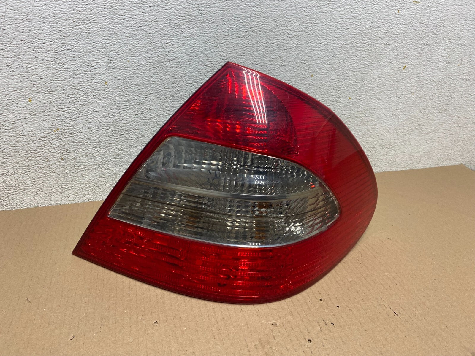 2007 - 2009 Mercedes E E320 E500 Sedan Right Passenger Tail Light M7847 DW0