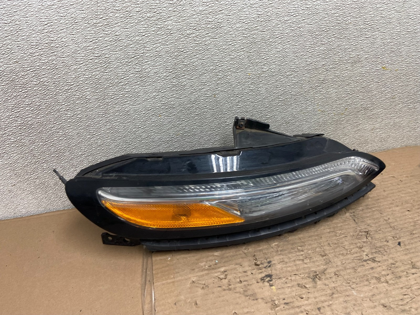2014 - 2018 Jeep Cherokee Right Passenger RH Side LED Headlight Oem AA9656 DW2