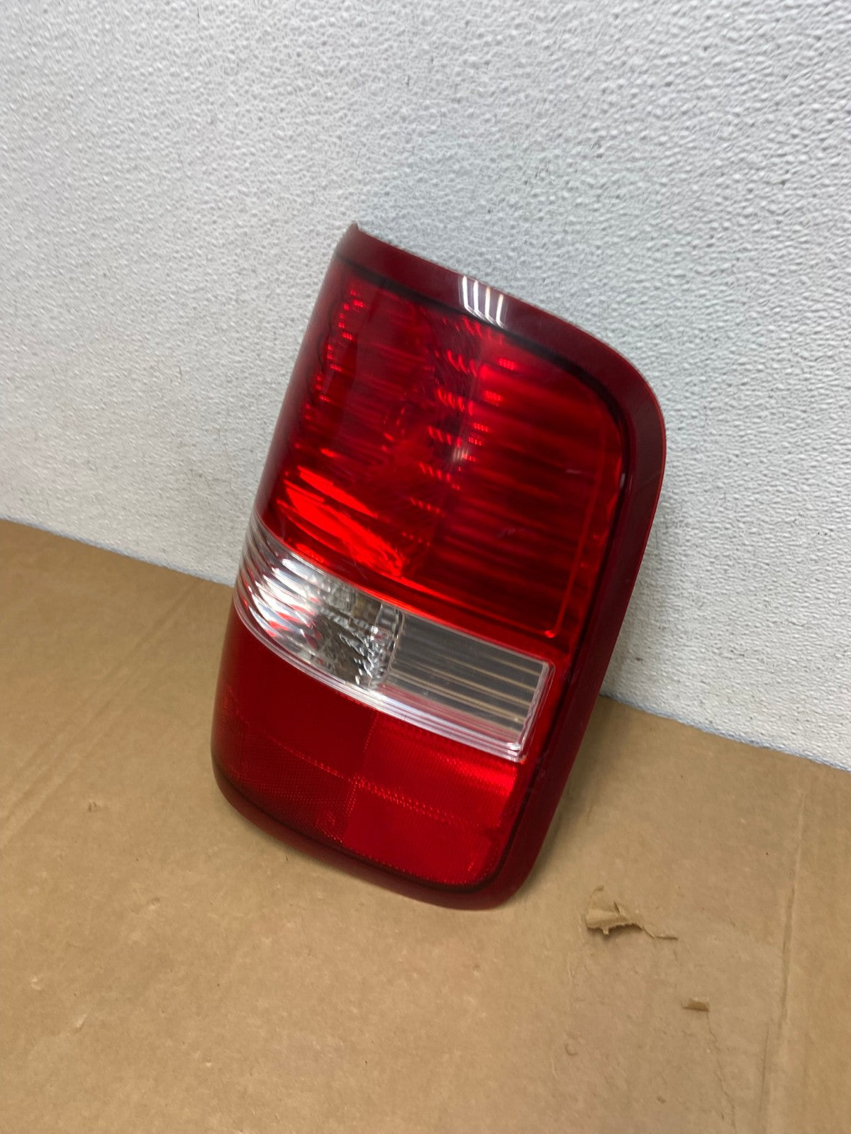 2004 to 2008 Ford F150 F-150 Right Passenger RH Side Tail Light AC8355 LK1