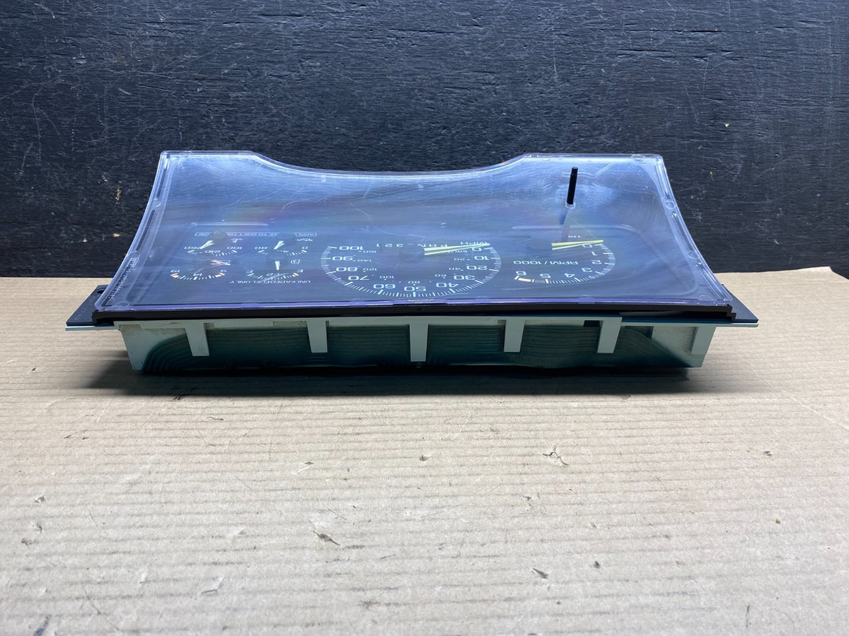 1995 to 1999 Chevrolet Silverado Suburban Cluster Gauge Speedometer AH9711 DG3