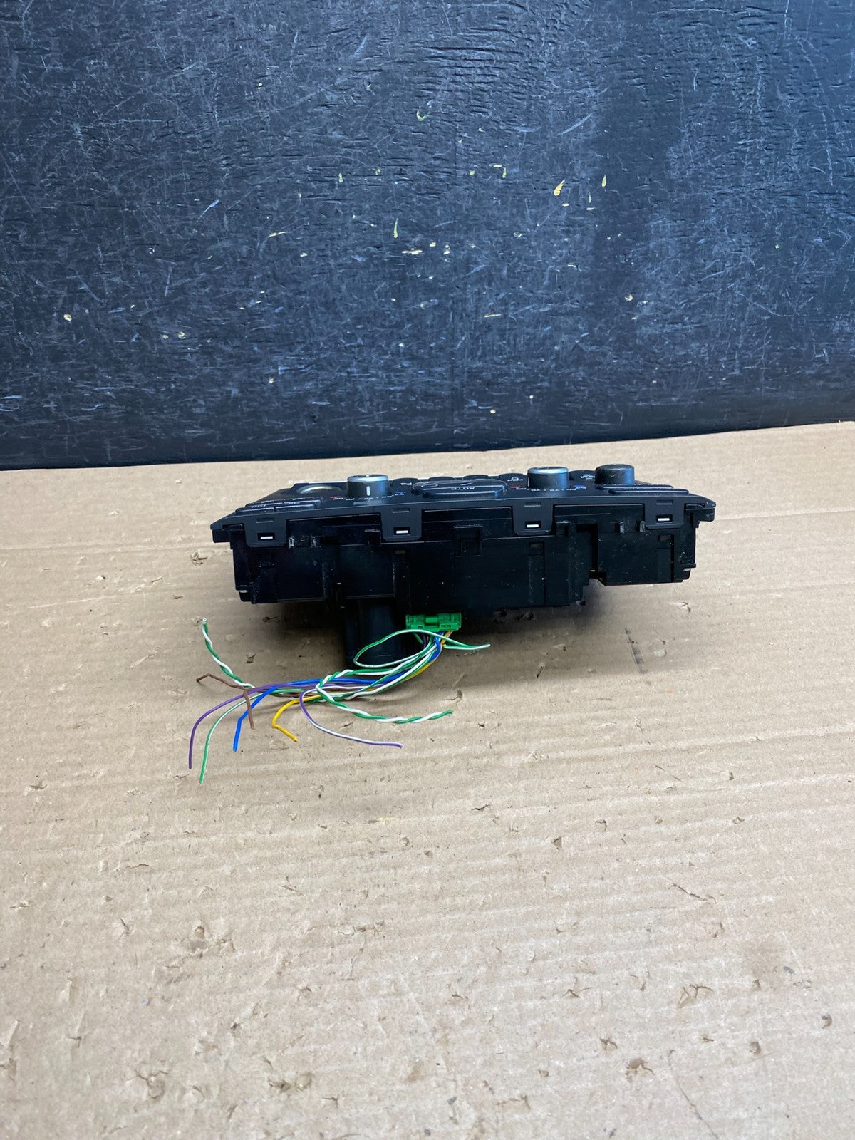 2003-2013 Volvo XC90 Center A/C Climate Control Radio Panel Bezel AG6382 DG5
