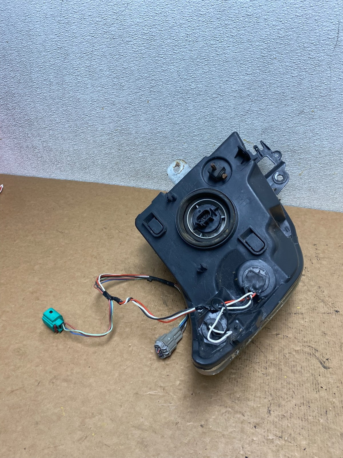 2010 2011 2012 Nissan Sentra Halogen Right Passenger Black Headlight S6998 DW5
