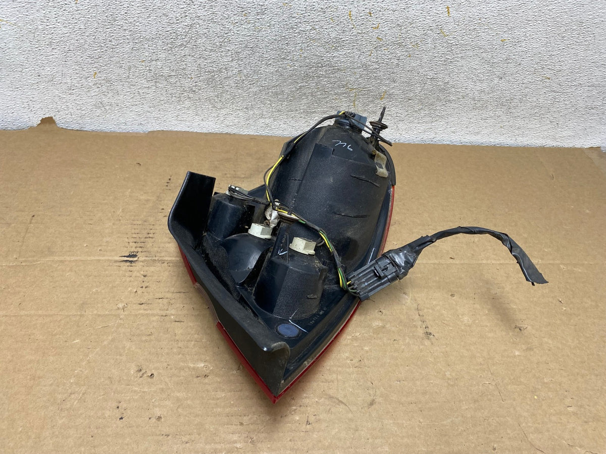 2005 to 2009 Buick Lacrosse Left Driver LH Side Tail Light AH7998 LK5