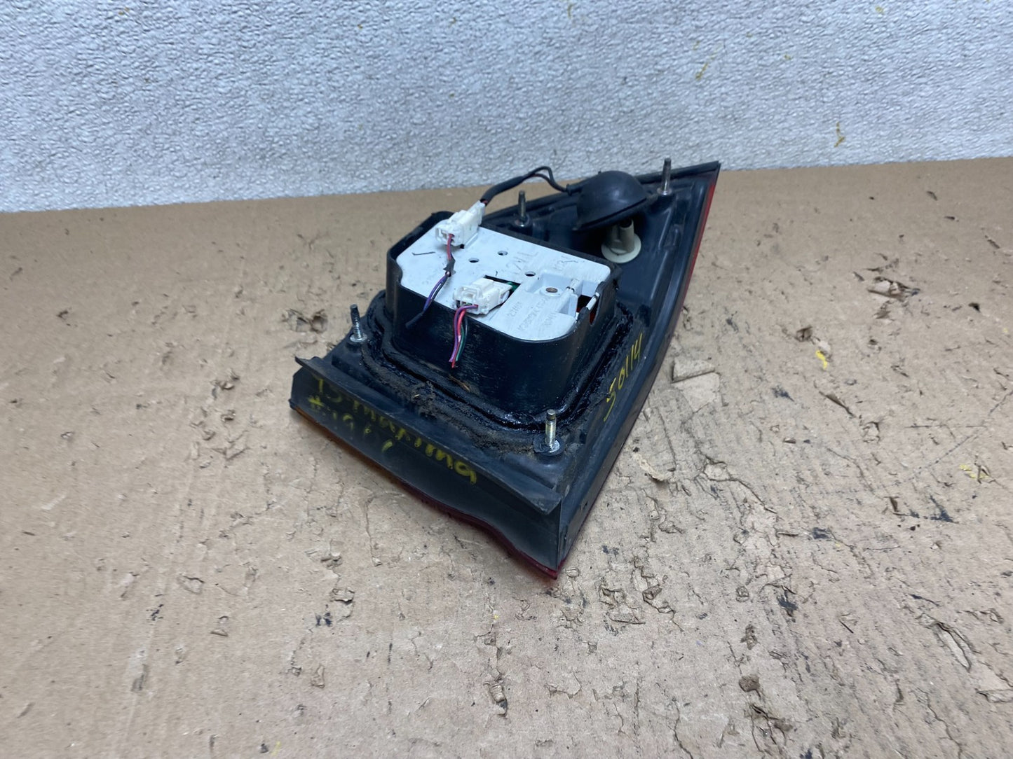 1995 1996 Nissan Maxima Left Driver LH Side Tail light Oem S0114 DW4