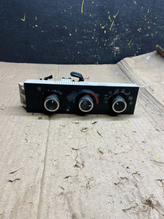 2008-2010 Chevrolet Express 1500 2500 3500 Climate Control Panel X1924 DG0