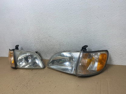 2001 2002 2003 Toyota Sienna Left+Right Side Set Headlights Halogen AE9578 DW1