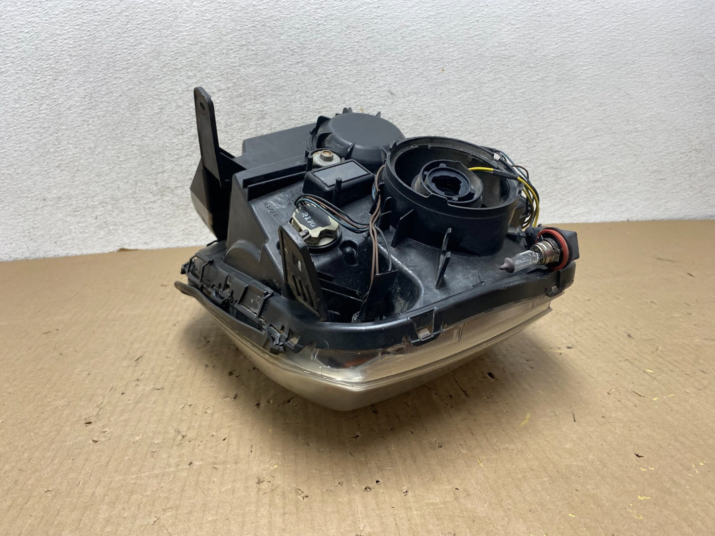 2010 to 2015 GMC Terrain Halogen Left Driver Lh Side Headlight AG8018 DW8