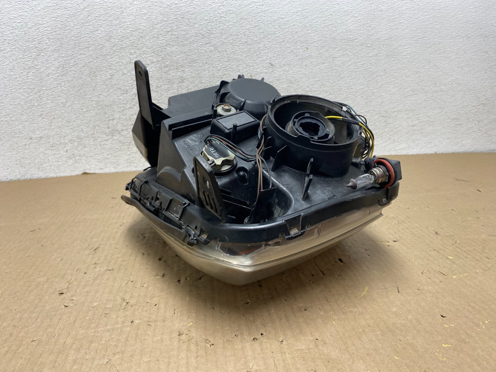 2010 to 2015 GMC Terrain Halogen Left Driver Lh Side Headlight AG8018 DW8