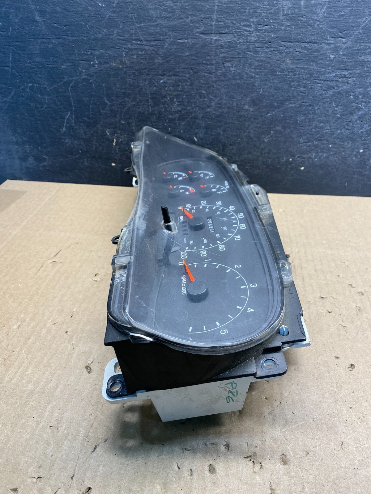 1999 - 2001 Ford F150 F-150 Speedometer Cluster Gauge AG9419 DW2