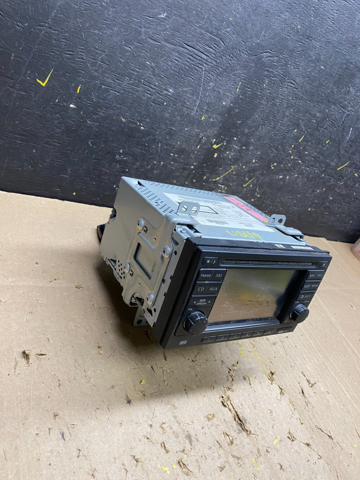 2011 to 2012 Nissan Rogue AM FM XM Radio CD Player Screen Receiver u5119 DG2