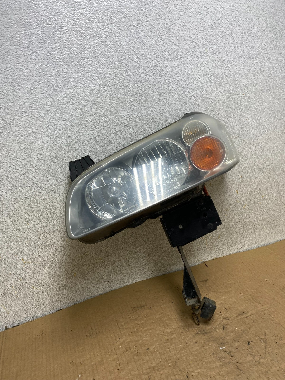 2002-2003 Nissan Maxima Left Driver LH Headlight Xenon HID AI8061 DW2