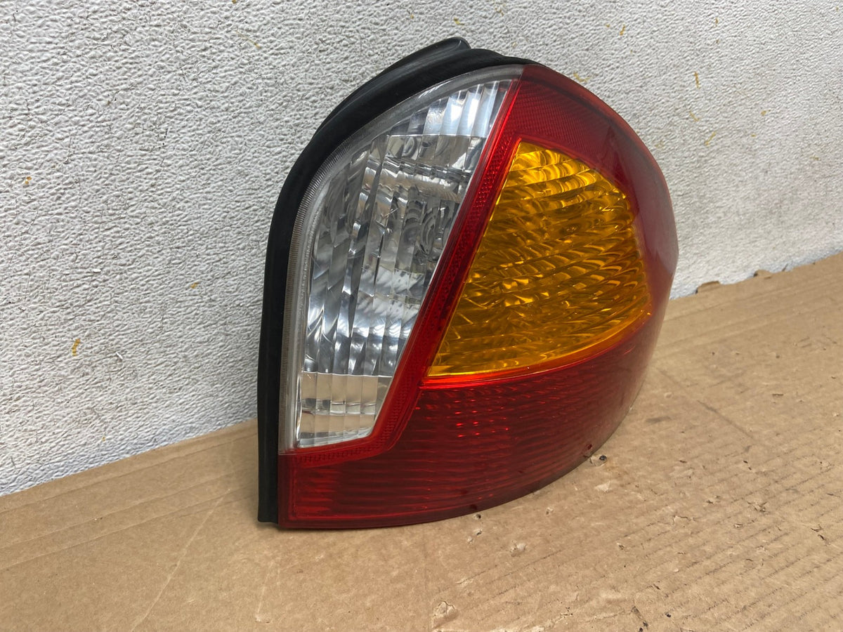 2001 2002 2003 2004 Hyundai Santa Fe Right Passenger Rh Tail Light AH8542 LK1