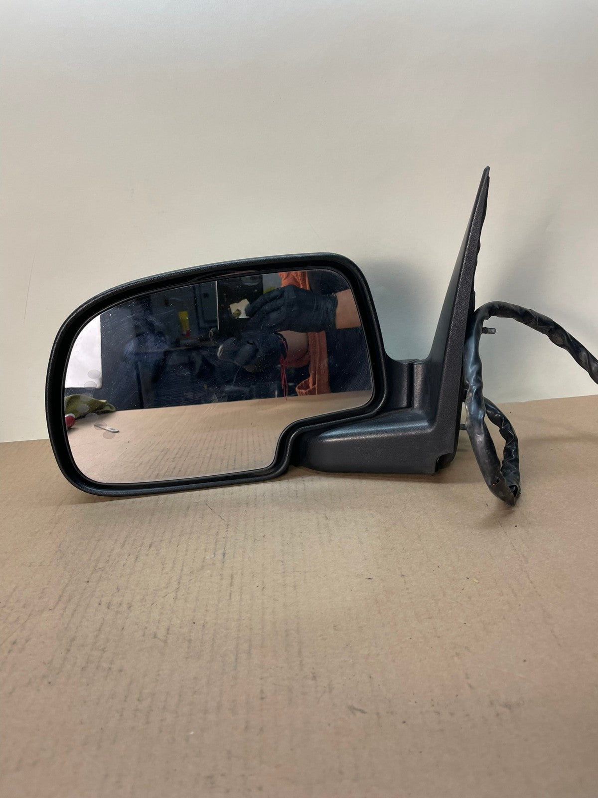 2003-2006 Chevrolet Tahoe Suburban Left Driver LH Turn Door Mirror AI4100 LK7