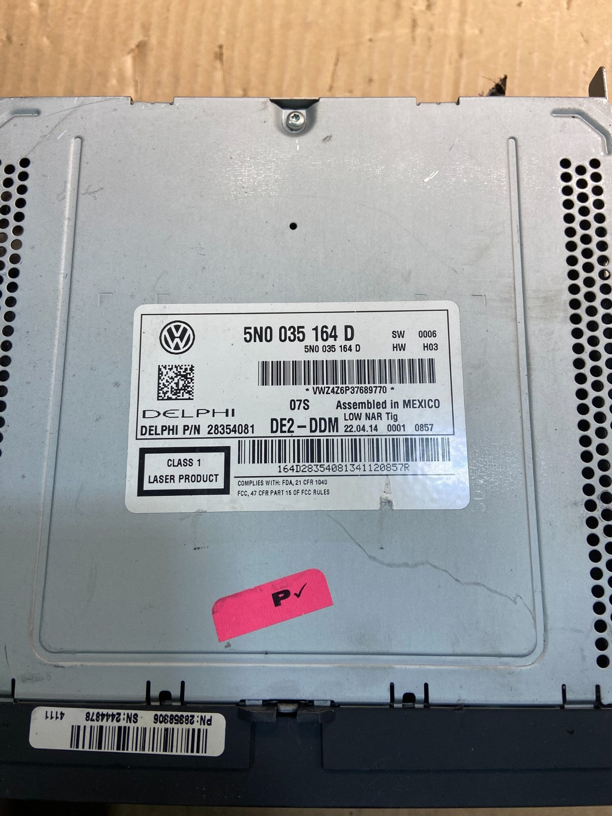 2011 to 2014 Volkswagen Tiguan Radio AM/FM CD Player OEM Y3650 DG6