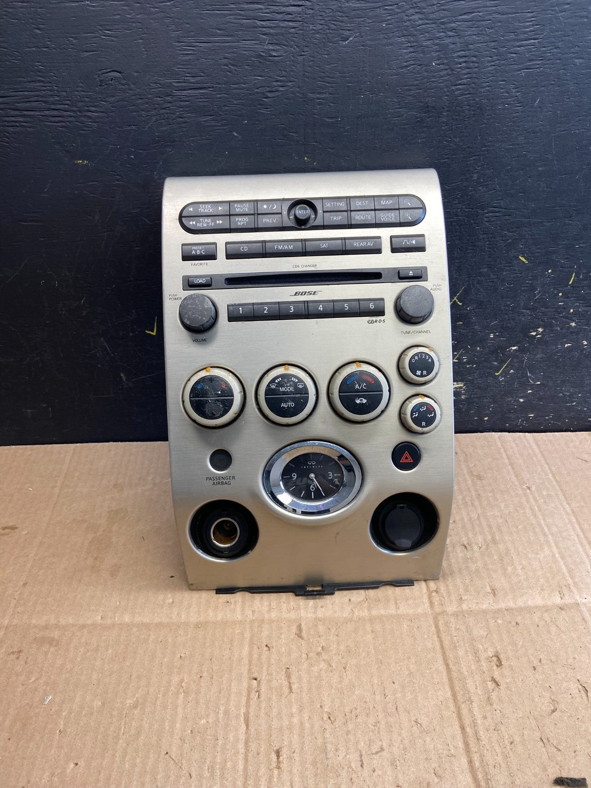 2004 to 2007 Infiniti QX56 Radio Player Climate Control Panel Bezel AA8085  DG0