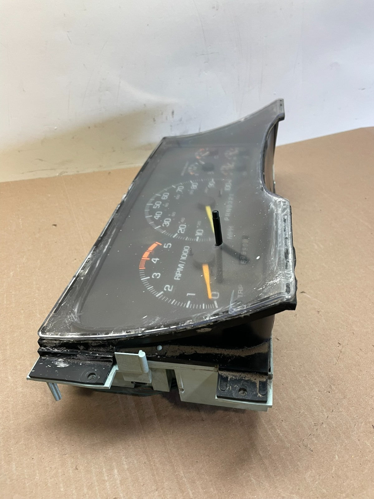 1995 to 1999 Chevrolet Silverado Suburban Cluster Gauge Speedometer AJ0929 DW1
