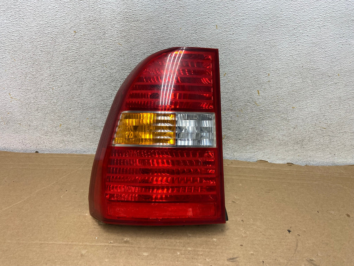 2005 to 2008 Kia Sportage Left Driver Side LH Side Tail Light AH8322 LK0