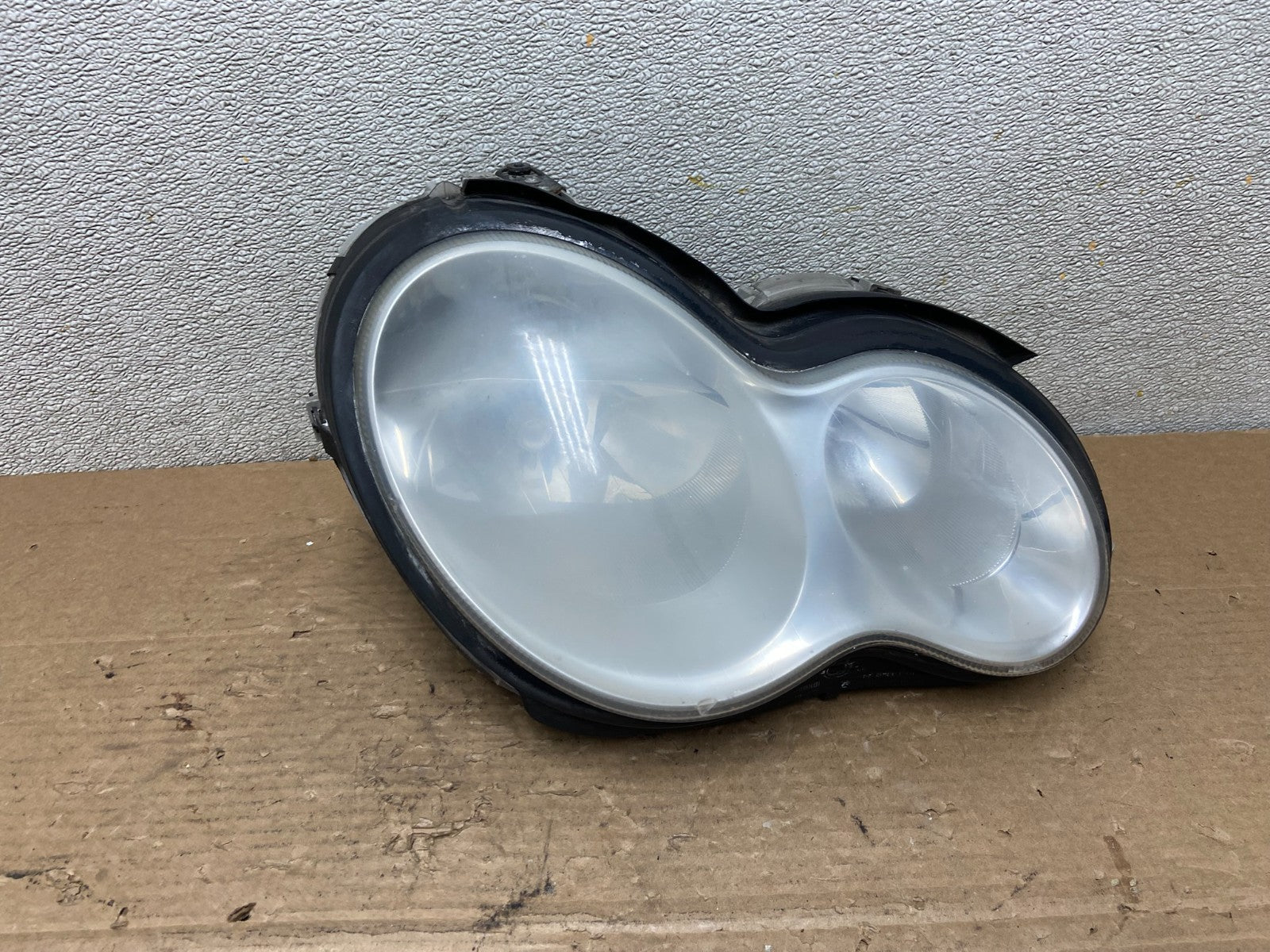 2005 to 2007 Mercedes-Benz C-Class Right Passenger Side Headlight AB4893 DW0