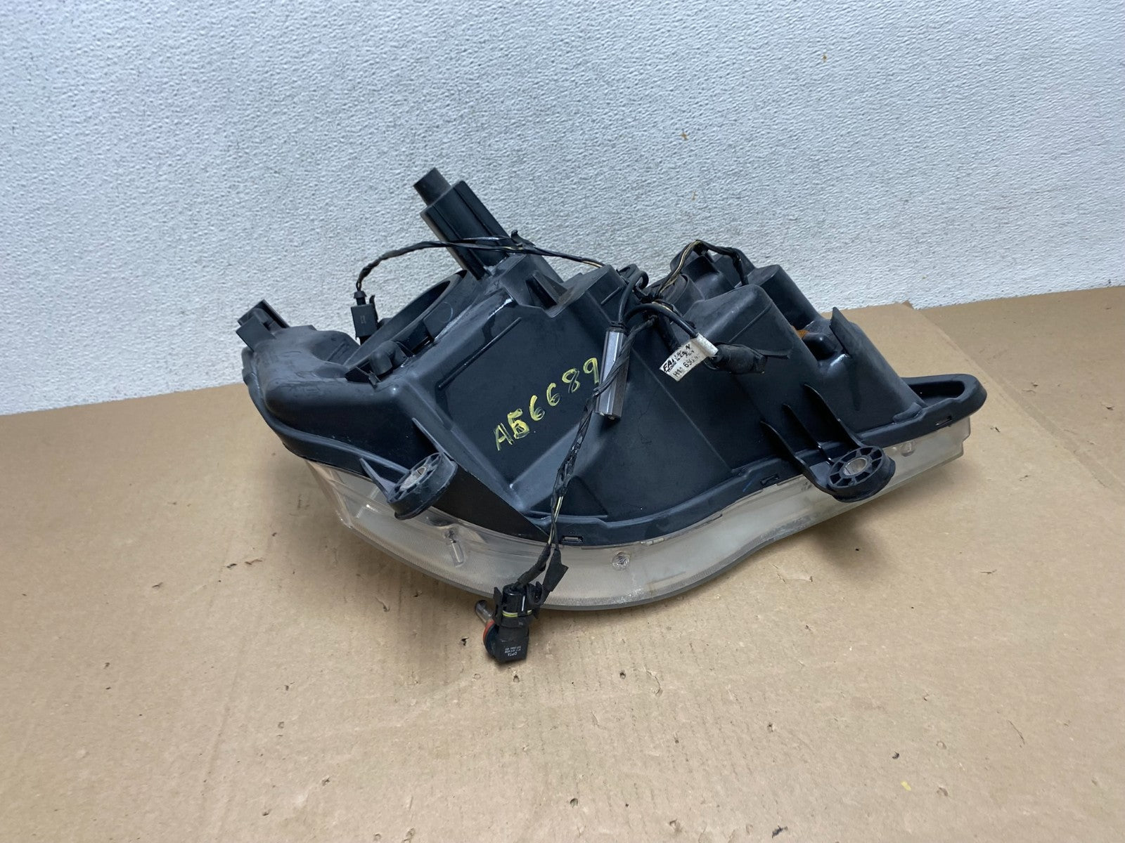 2008 to 2016 Chrysler Town and Country Left Driver Lh Side Headlight AG6689 DW8