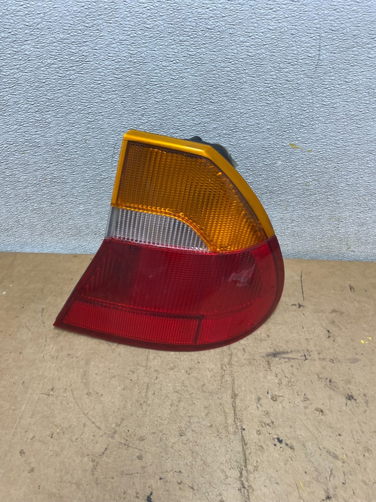 1999 to 2000 Chrysler 300M Right Passenger RH Side Tail Light OEM X7115 PS0