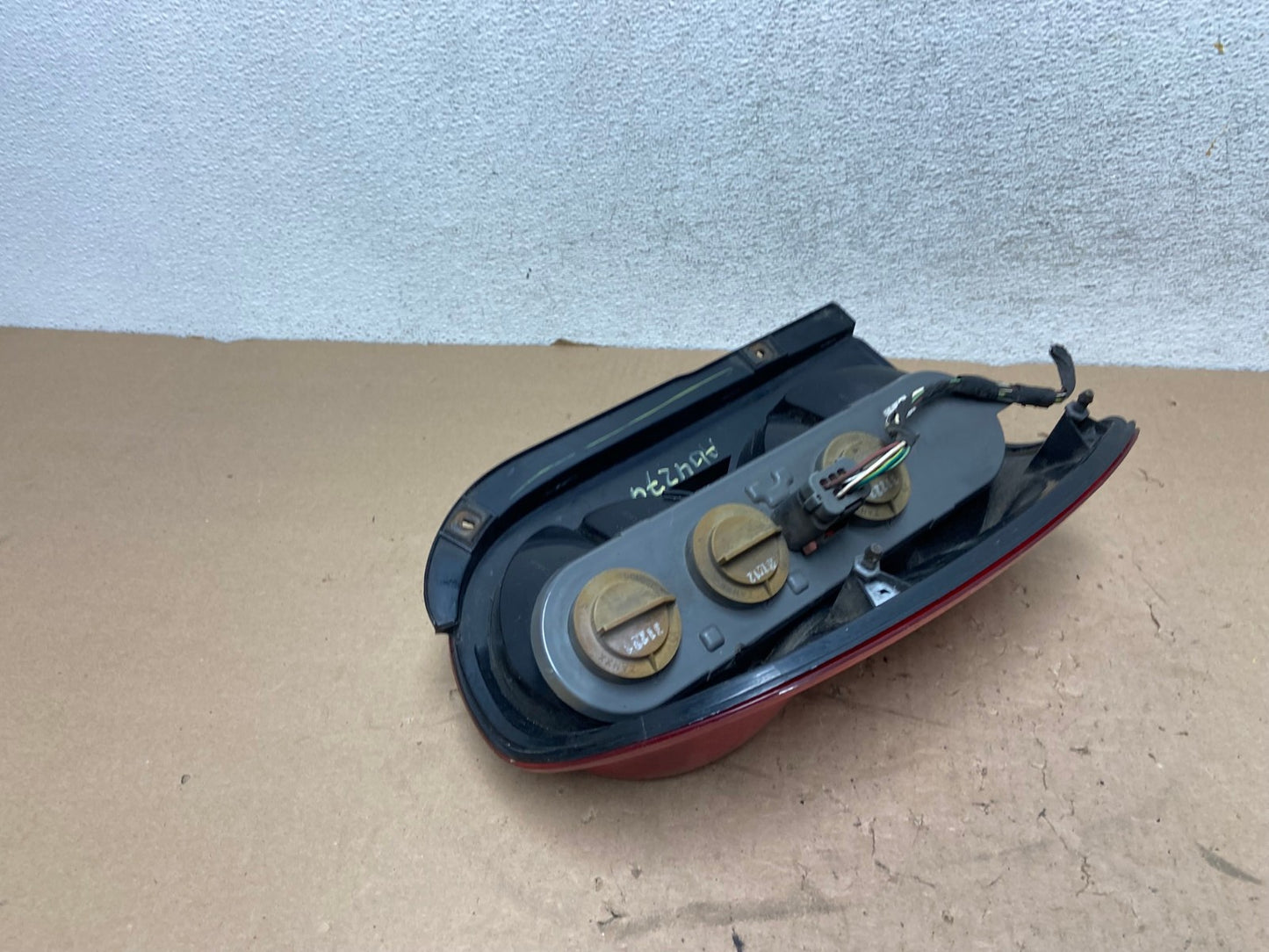 2002 2003 2004 Jeep Liberty Right Passenger Rh Side Tail Light AG4274 LK4
