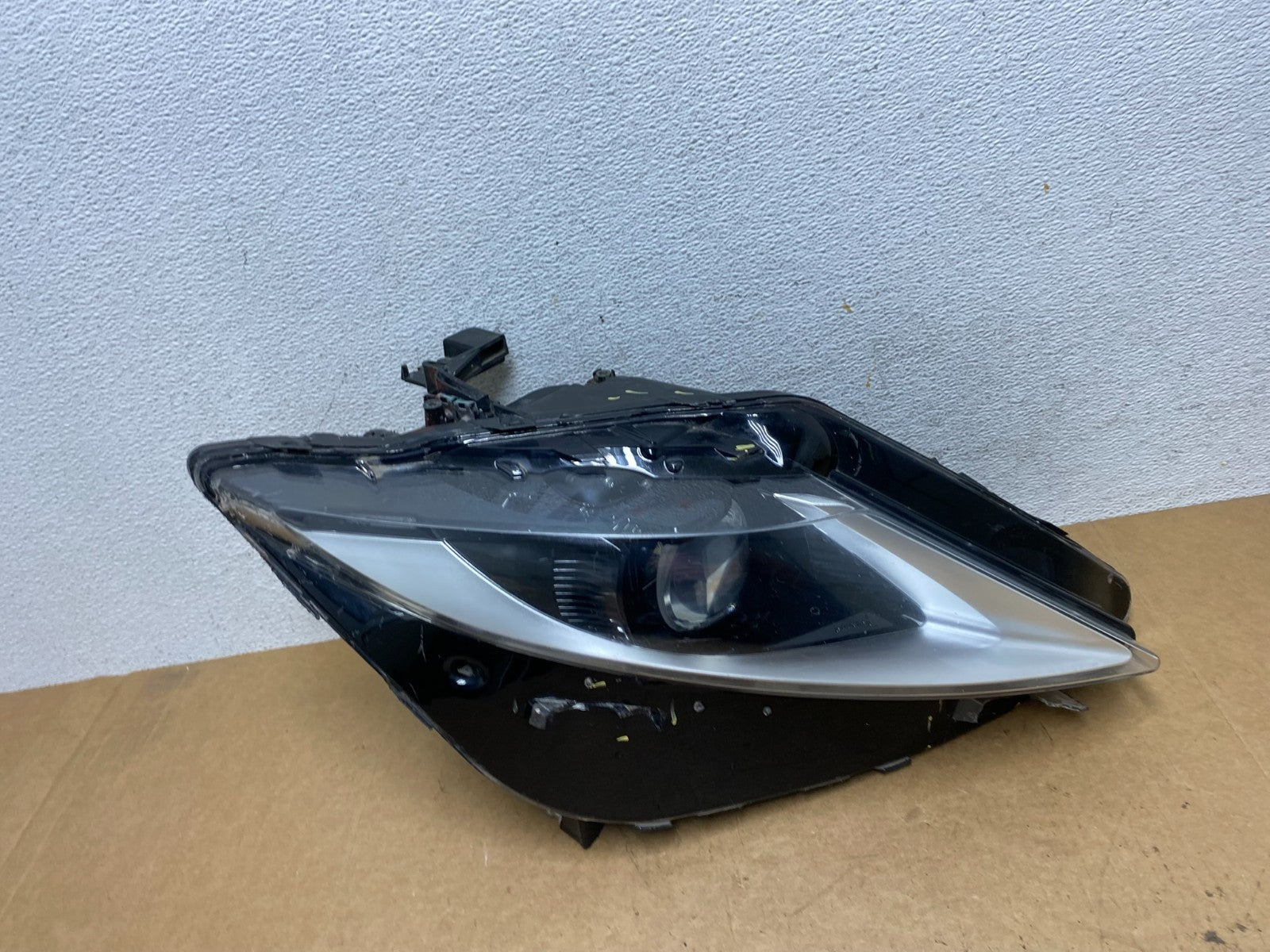 2013-2016 Lincoln MKZ Right Passenger RH Headlight Xenon HID AE3055 DW0