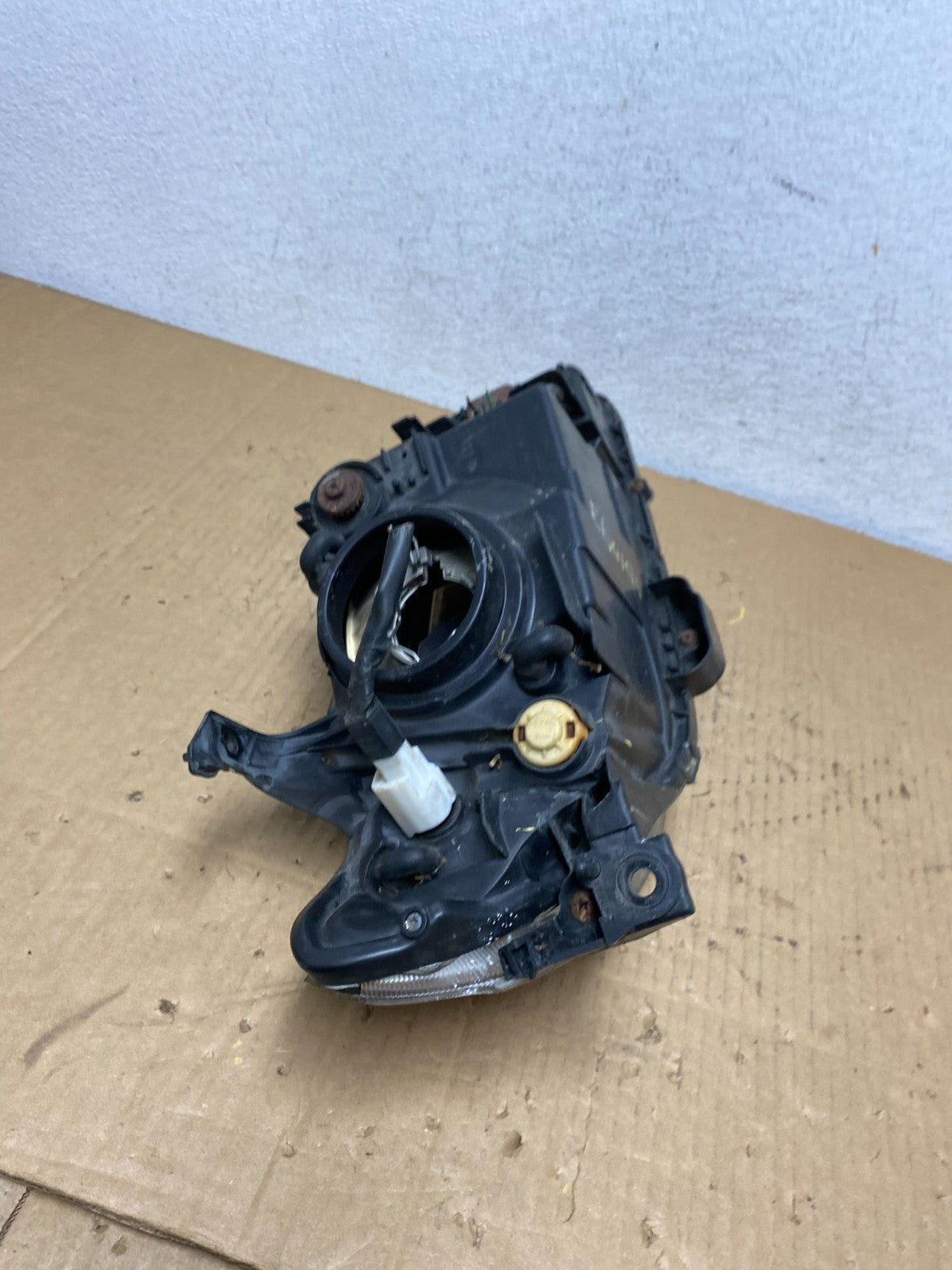 2001 to 2003 Mazda Protege Left Driver LH Side Headlight AD1093 DW10