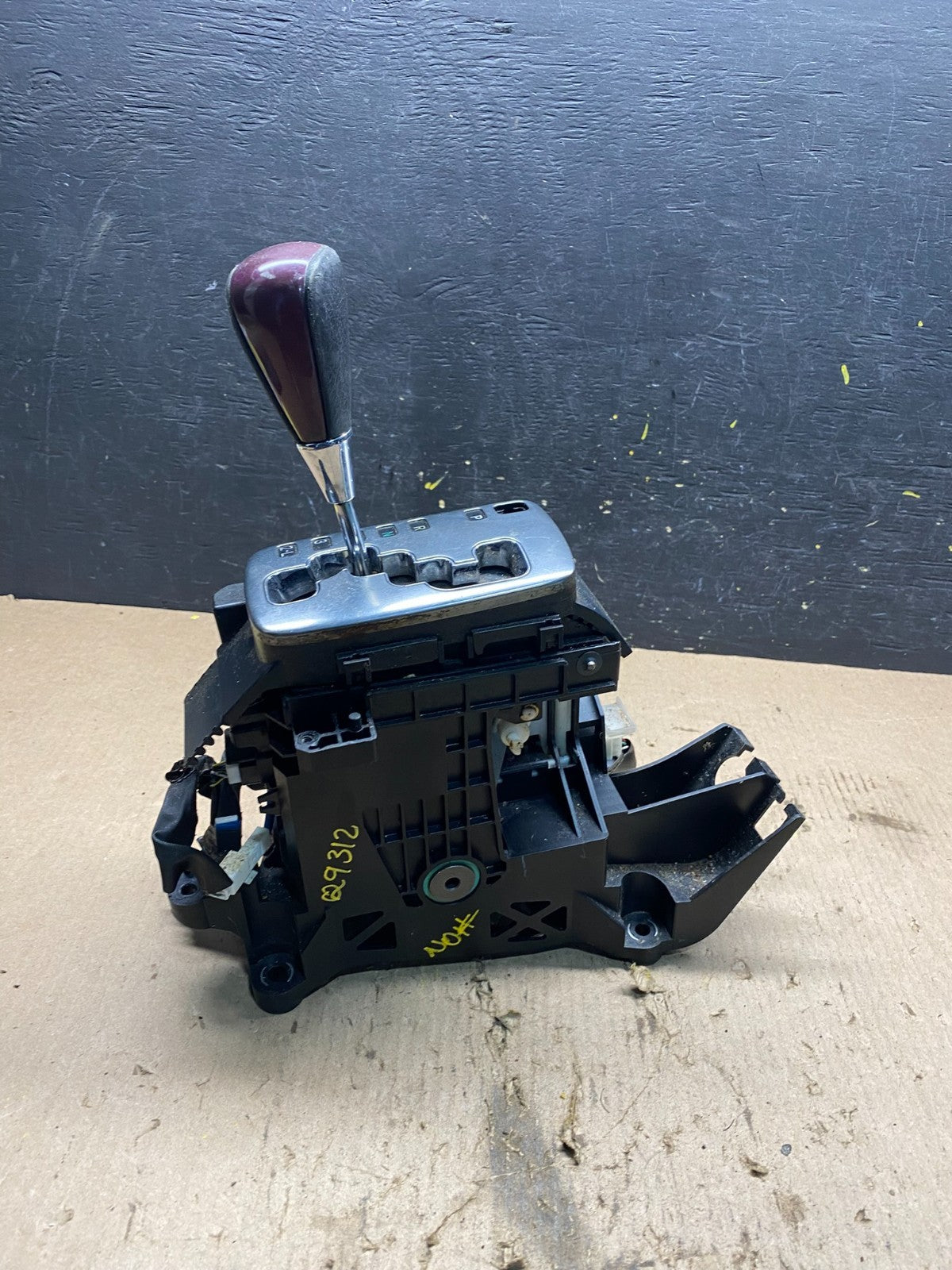 2002 to 2006 Lexus ES300 Center Console Shift Shifter OEM Q9312 DG1