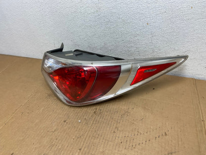 2011 - 2015 Hyundai Sonata Hybrid Right Passenger Tail Light AD0958 LK1