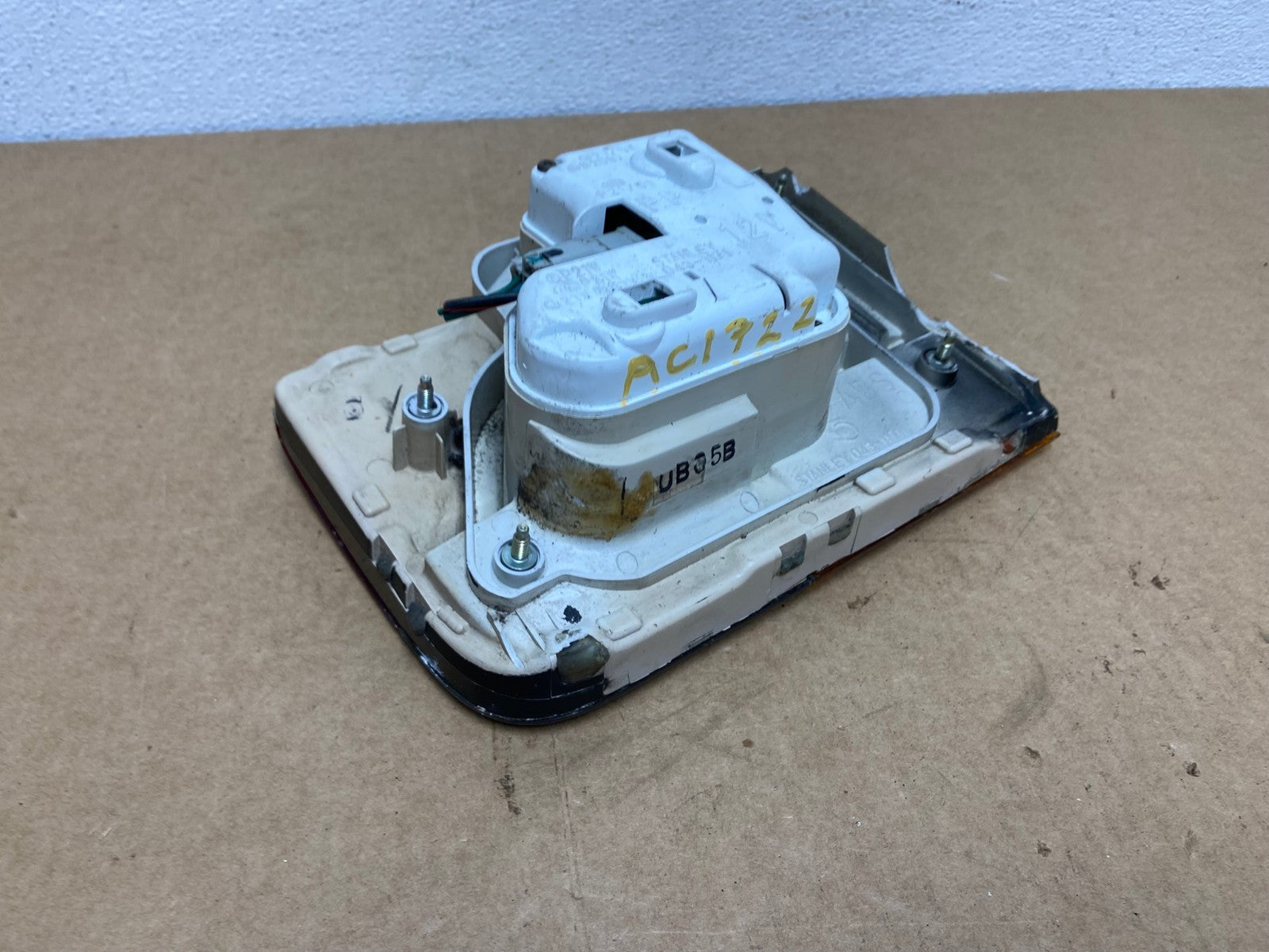 1992 to 1993 Honda Accord Driver Left Side Tail Light Inner AC1722 LK7